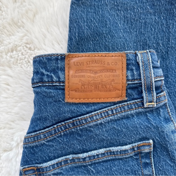 Levi’s Ribcage Straight Ankle Jeans - Picture 6 of 9